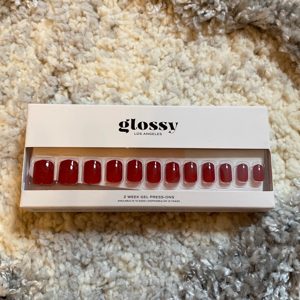 NEW NEVER OPENED Glossy Gel Nail Set